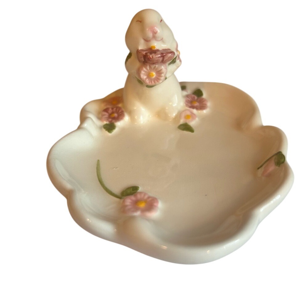 Vintage Avon 1985 Easter Bunny‎ Rabbit Ceramic Trinket Tray 5.5X4 Inches